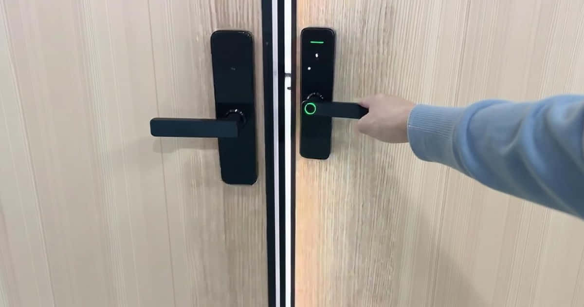 Slimme sloten herdefiniëren de huisbeveiliging